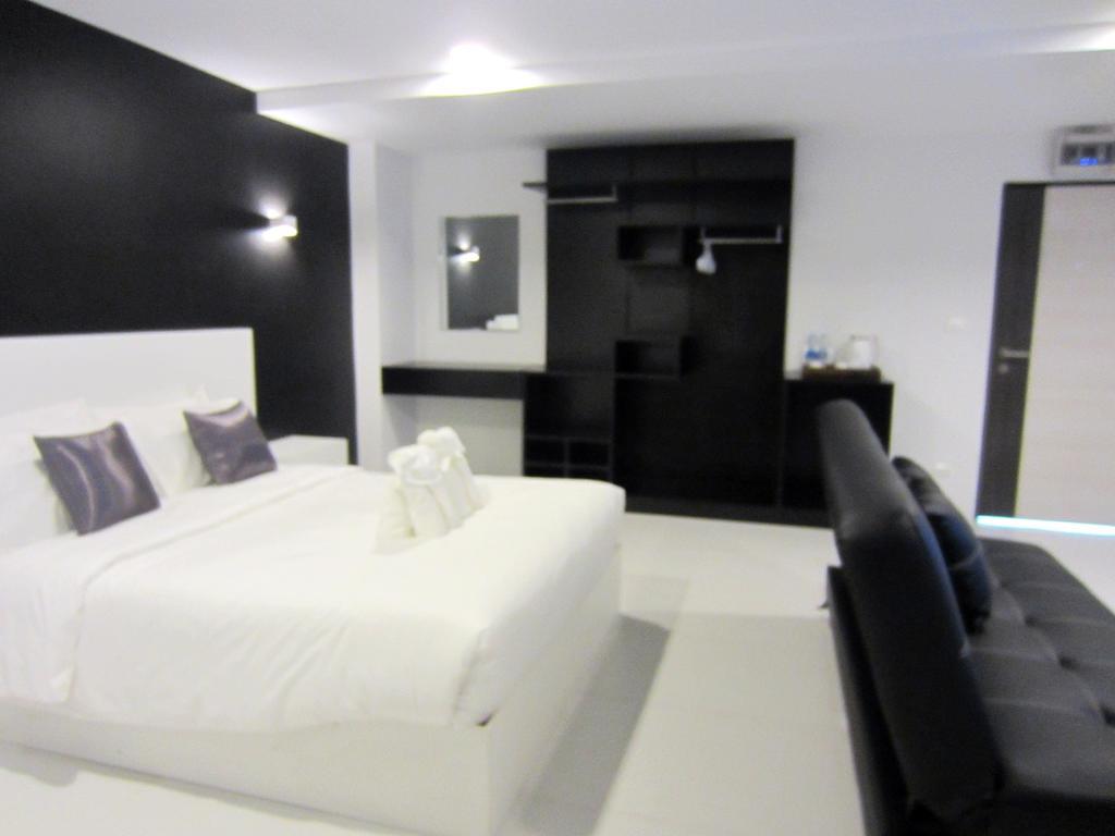 The Luna Compass 3*