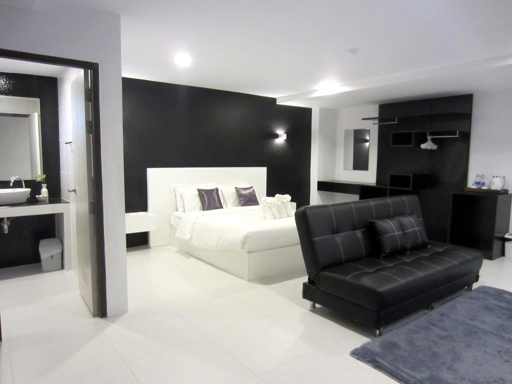 The Luna Compass 3*