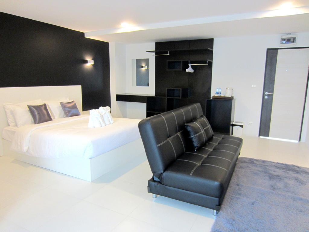 The Luna Compass Hotel