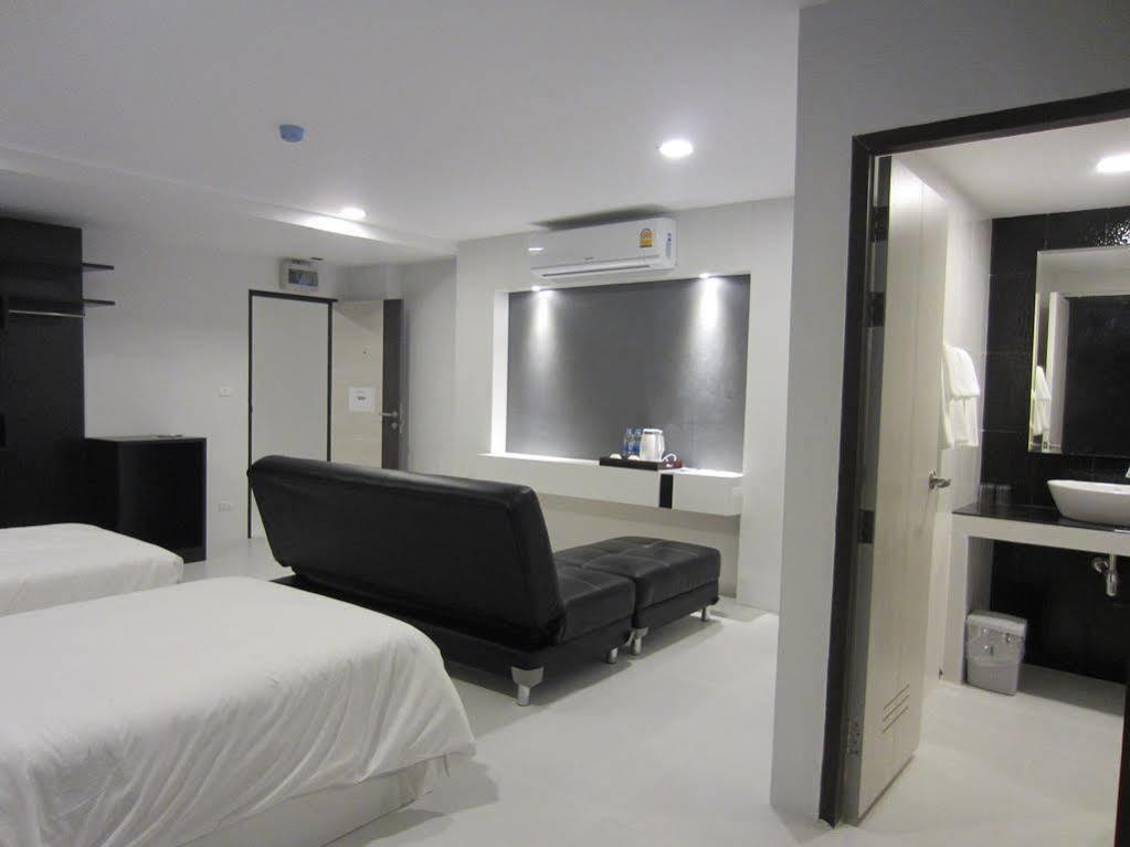 The Luna Compass Hotel