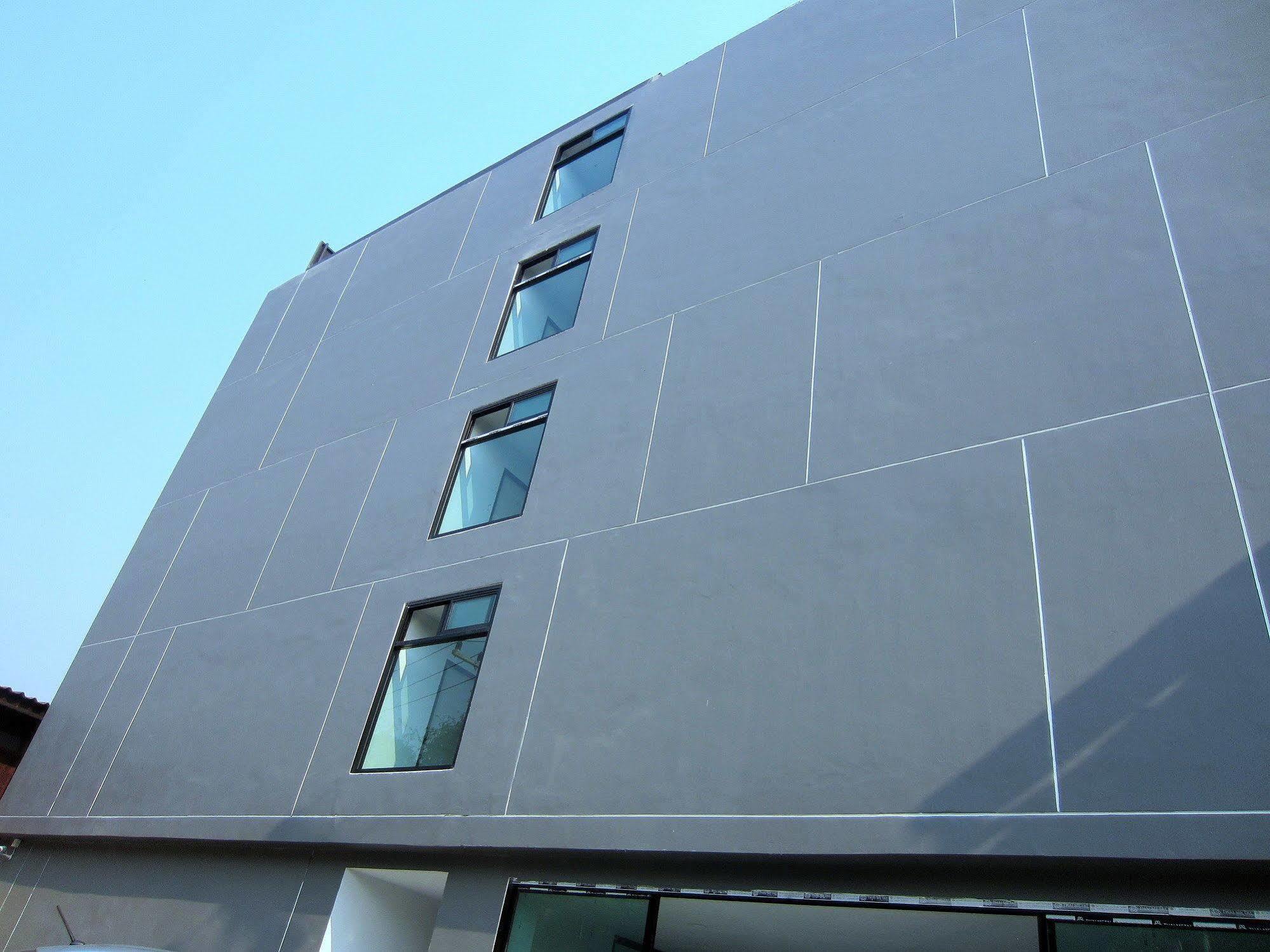 The Luna Compass Hotel 3*
