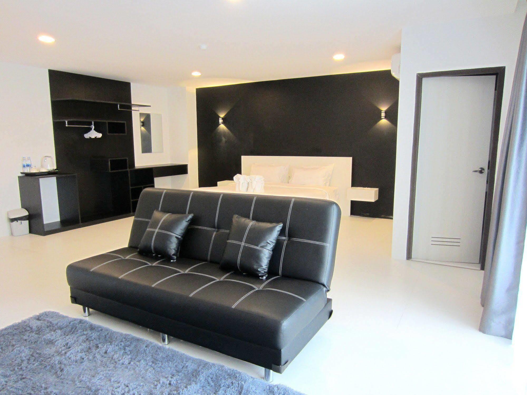The Luna Compass 3*