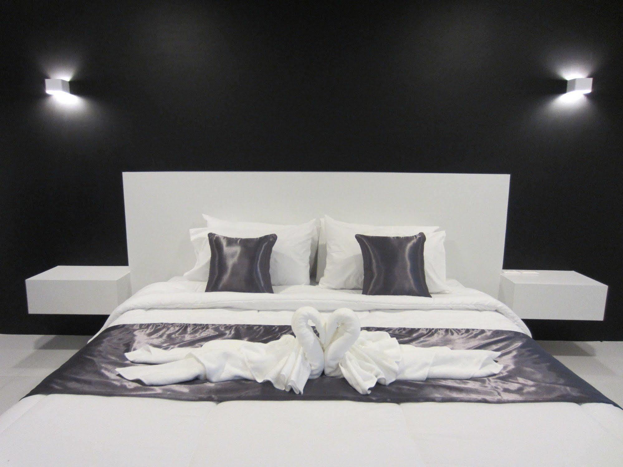 The Luna Compass Hotel